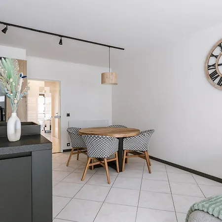 Apartment Huswell - Stylish Two Bedroom On Location Middelkerke